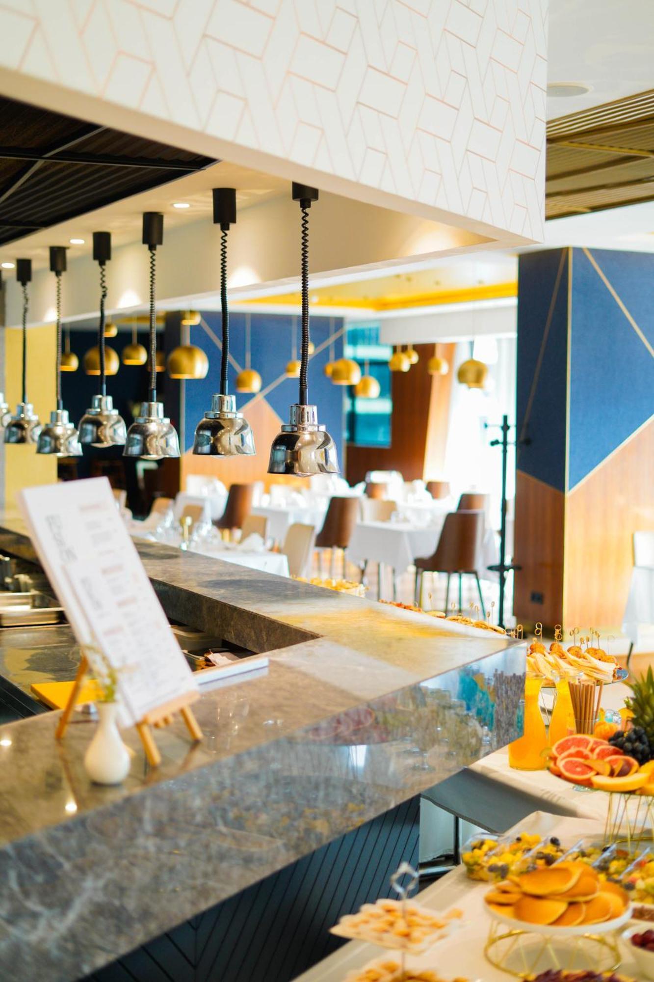 สวิสโซเทล ซาราเจโว Hotel ซาราเยโว ภายนอก รูปภาพ The bar at the hotel