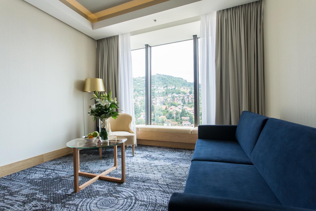 สวิสโซเทล ซาราเจโว Hotel ซาราเยโว ภายนอก รูปภาพ A suite at the hotel