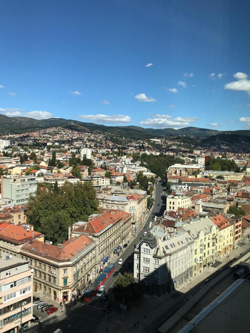 สวิสโซเทล ซาราเจโว Hotel ซาราเยโว ภายนอก รูปภาพ View of the city