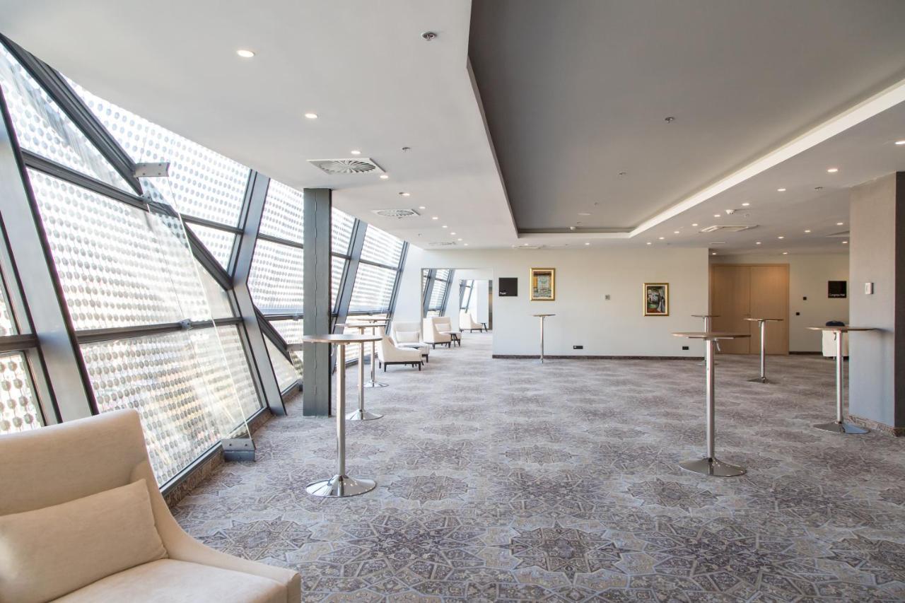 สวิสโซเทล ซาราเจโว Hotel ซาราเยโว ภายนอก รูปภาพ The interior of the 10th floor